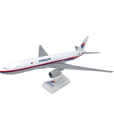 Amazon.com: Flight Miniatures Kuwait 777-200 1:200 Scale Model